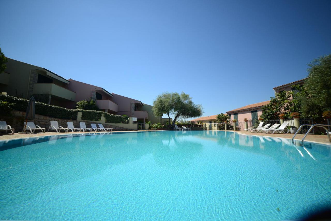 Villaggio Sa Ventana Бадези Екстериор снимка