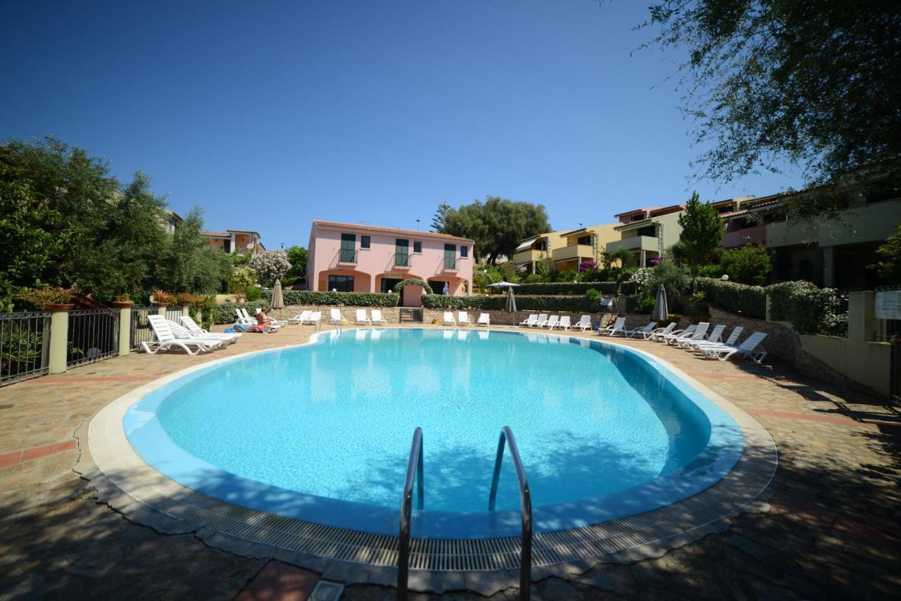 Villaggio Sa Ventana Бадези Екстериор снимка